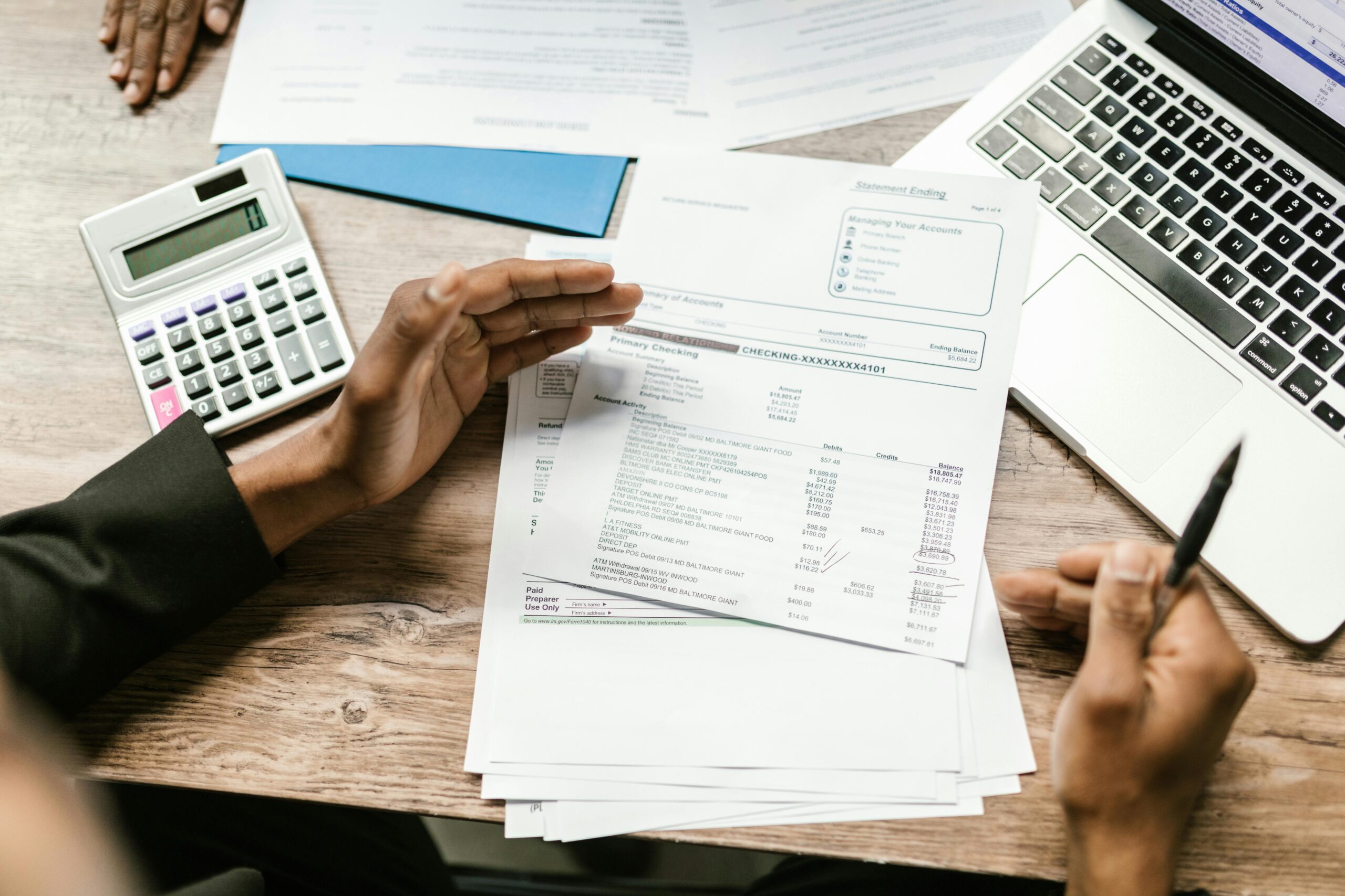 Founder calculating burn rate and cash runway from a bank balance