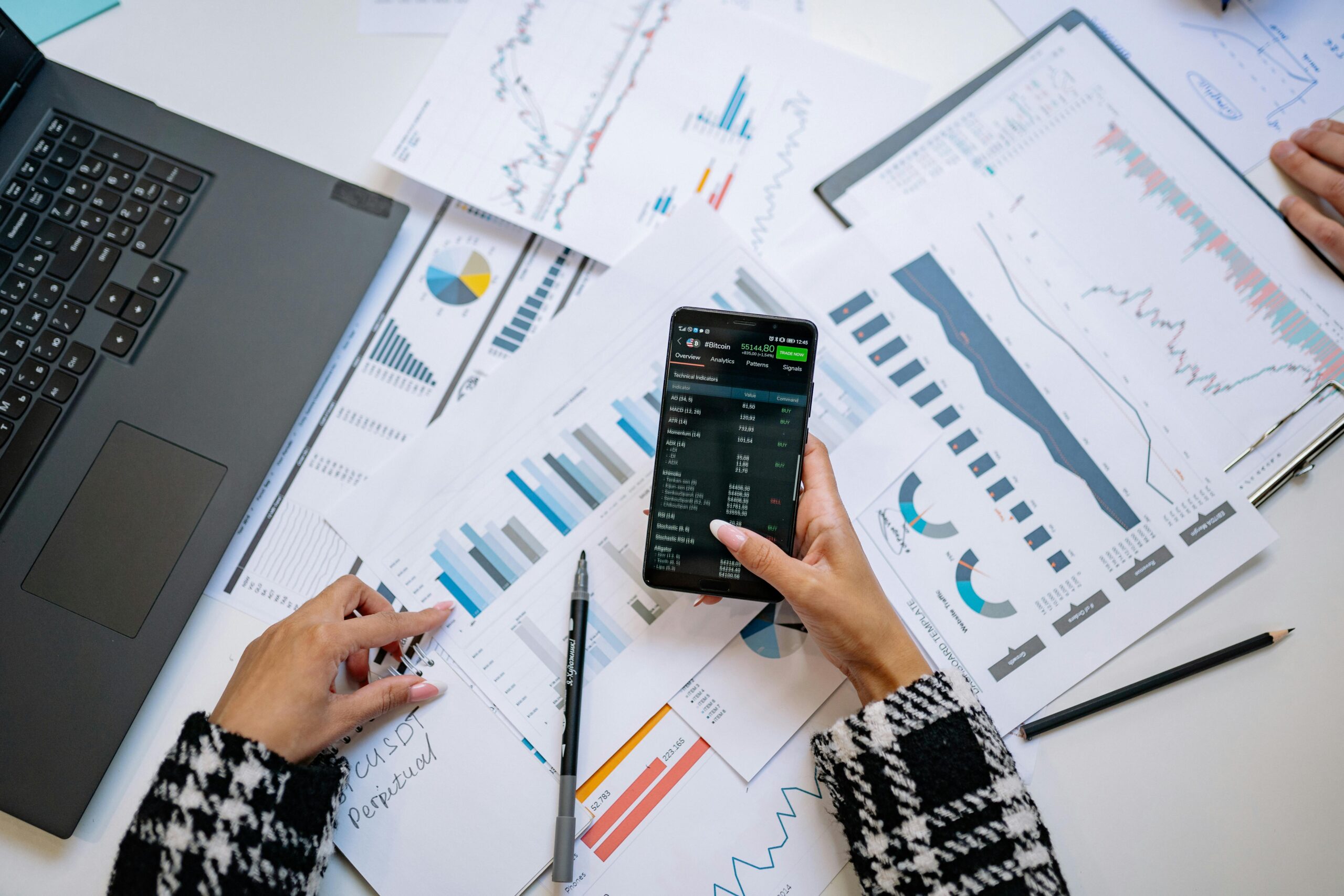 Calculating customer acquisition costs by channel